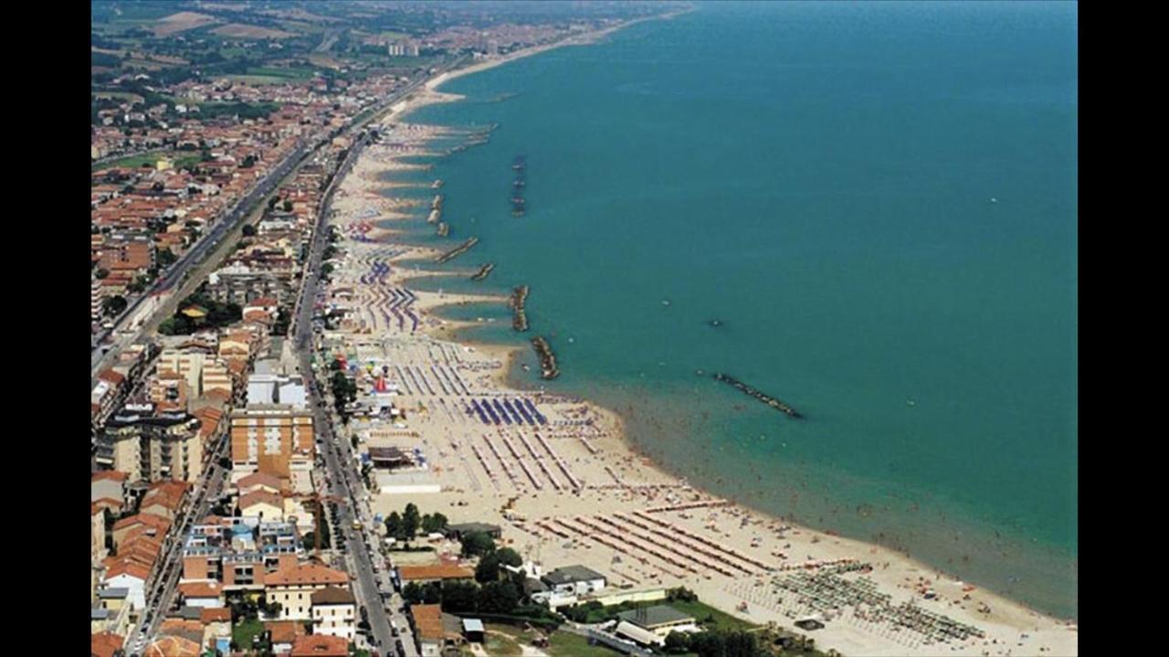 Retroscena Apartment In Centro Civitanova Marche Eksteriør billede